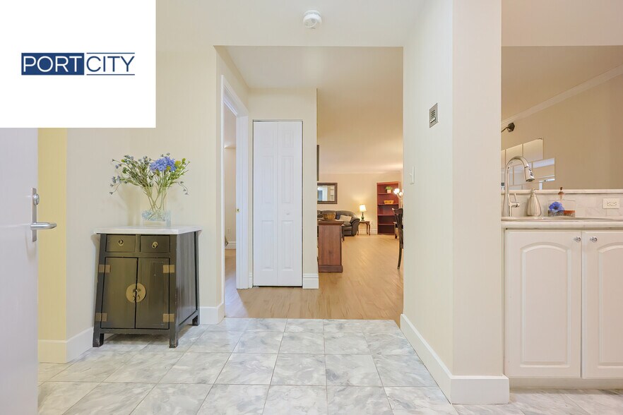 Building Photo - 15 N Beacon St