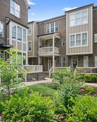 Building Photo - 215 Porter Village Cir