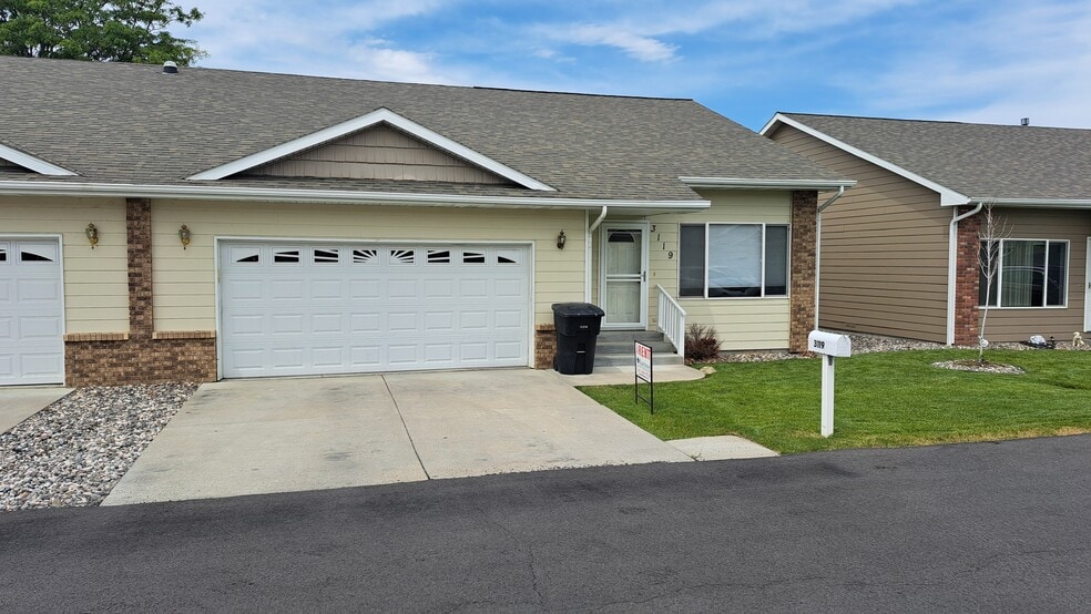 Primary Photo - 3119 New Hope Dr
