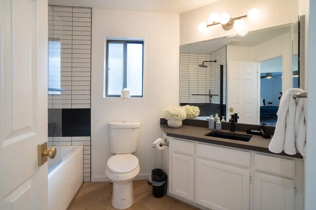 Building Photo - 4530 Red Fox Ln