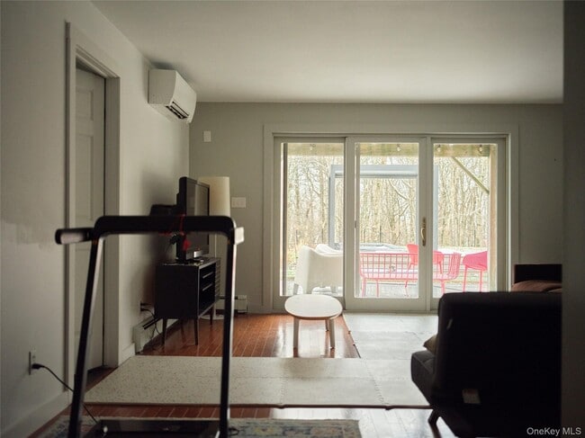 Building Photo - 285 Circle Rd