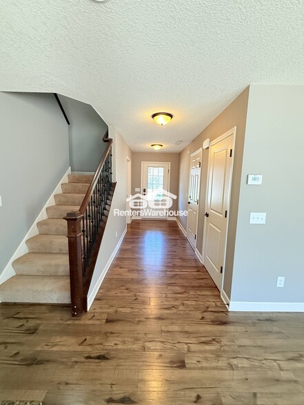 Building Photo - 3273 Red Oak Trail
