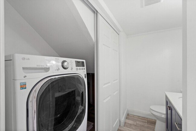 Building Photo - 1765 San Jose Dr