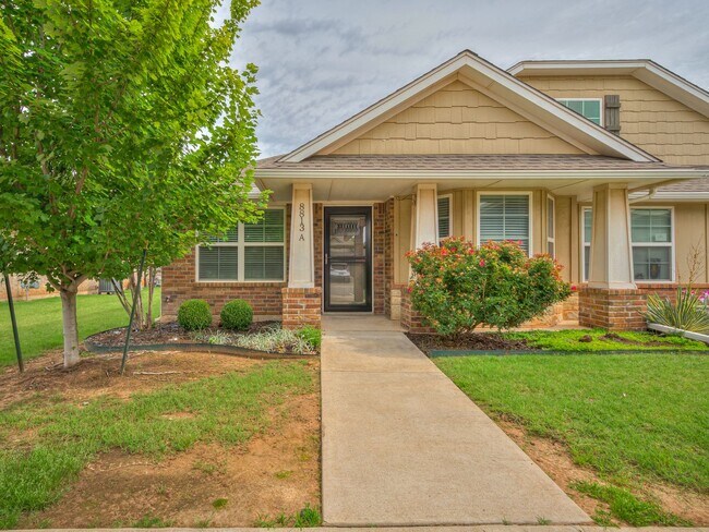 Building Photo - 8813 SW 55th St