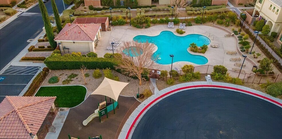 Community Pool Access - 9494 Alma Ridge Ave