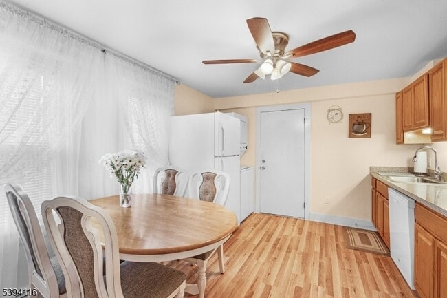 Building Photo - 10 Kenvil Ave