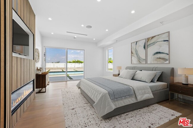 Building Photo - 16851 Encino Hills Dr