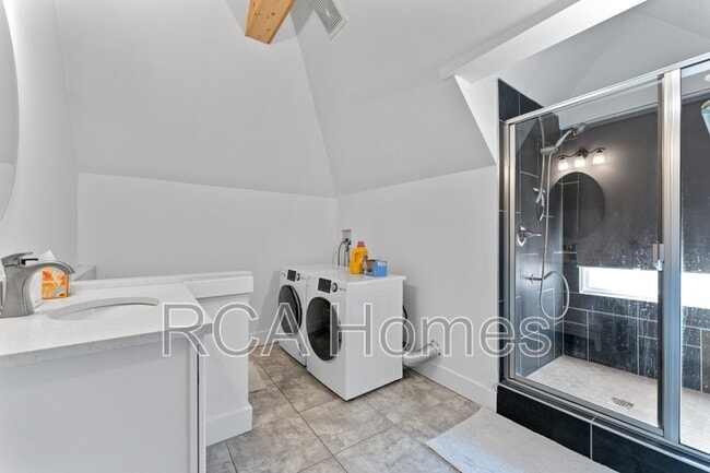 Building Photo - 6116 Guilford Ave