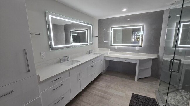 Building Photo - 191 SE 20th Ave