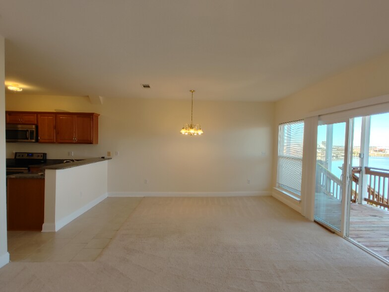 Building Photo - 118 Lakeview Dr