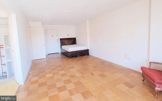 Building Photo - 1440 N Street NW Unit 1011