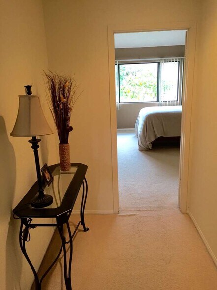 Master bedroom entry - 2094 Balboa Cir