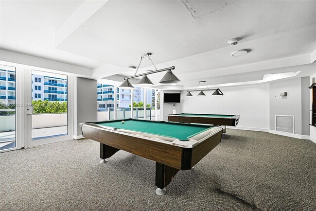 Building Photo - 2401 Collins Ave