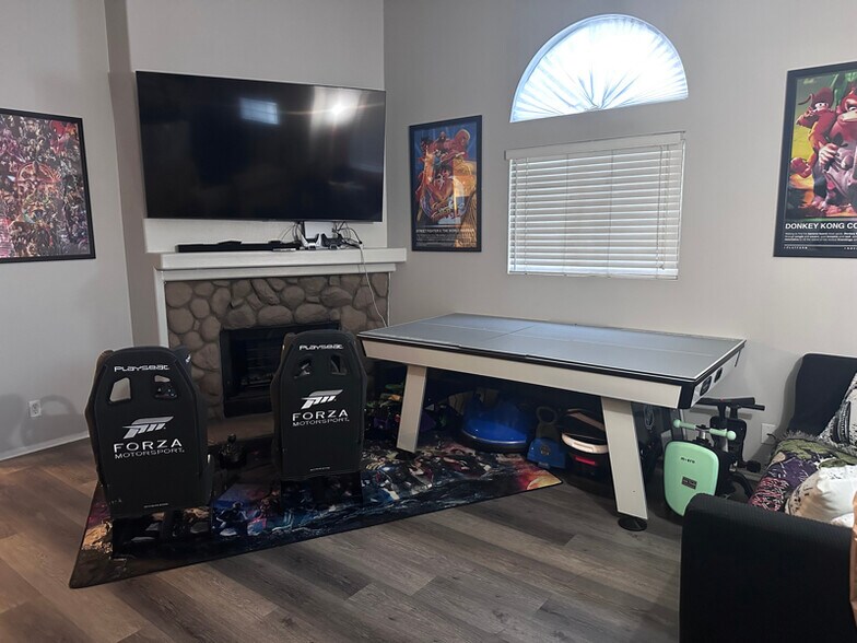 Building Photo - 9302 Sierra Vista Cir