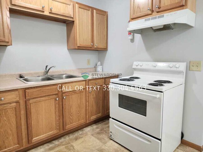 Building Photo - 7277 Stuhldreher St NW