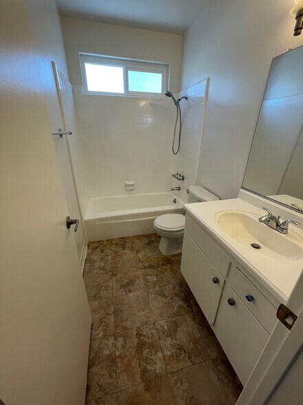 Building Photo - 930 S Shenandoah St