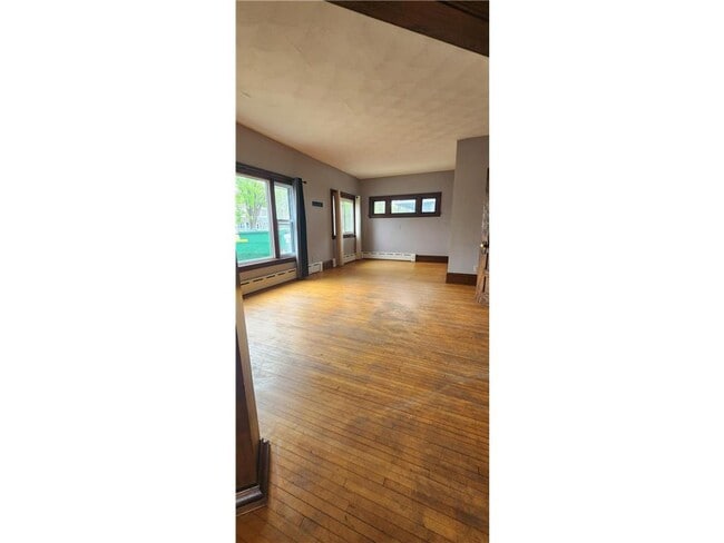 Building Photo - 108 2nd St S
