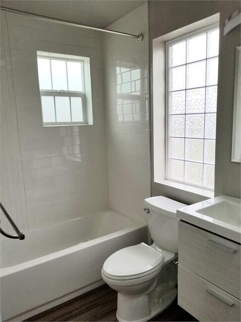 Building Photo - One Bedroom Carriage Home Available in Laf...