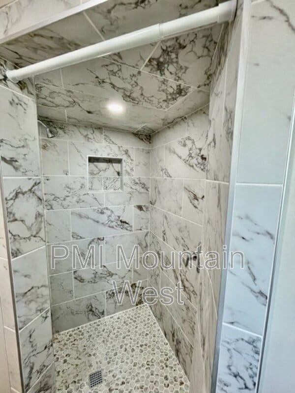 Building Photo - 762 Lacey Way