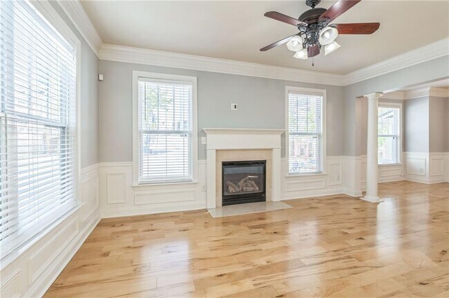 Building Photo - 242 16th St NW