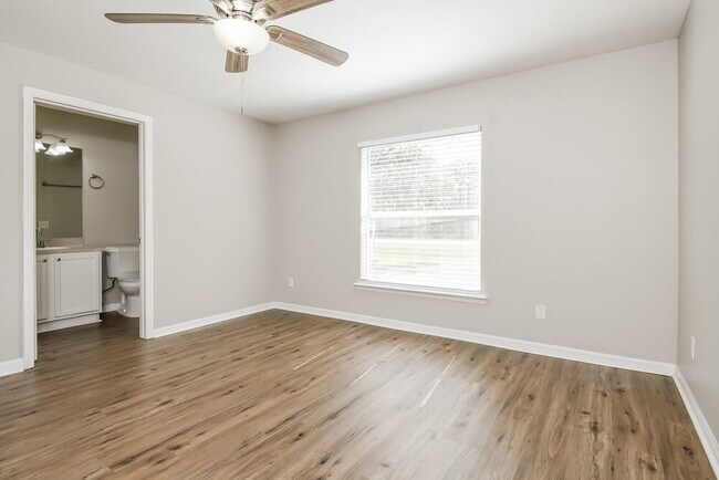 Building Photo - 208 Bromwich Dr