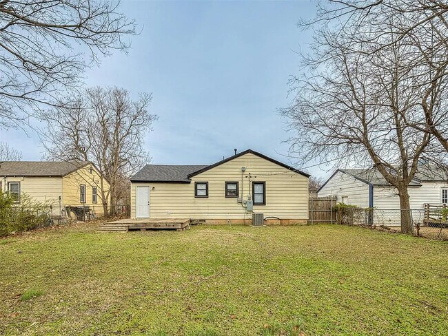 Building Photo - 1208 Jet Dr