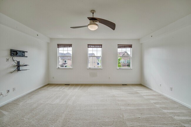 Building Photo - 3461 Eagle Ridge Dr