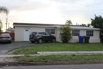 Building Photo - 700 N 70th Ave