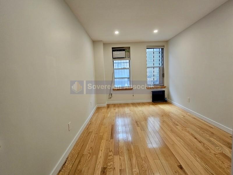 Building Photo - 707 W 171st St