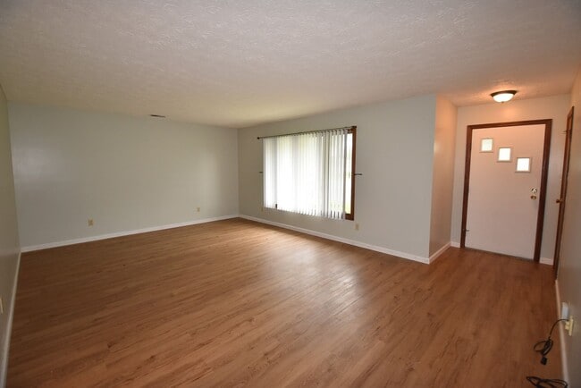 Building Photo - Single Level, Two Bedroom House in Greenfield