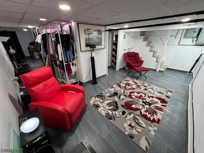 Building Photo - 117 N 6th St