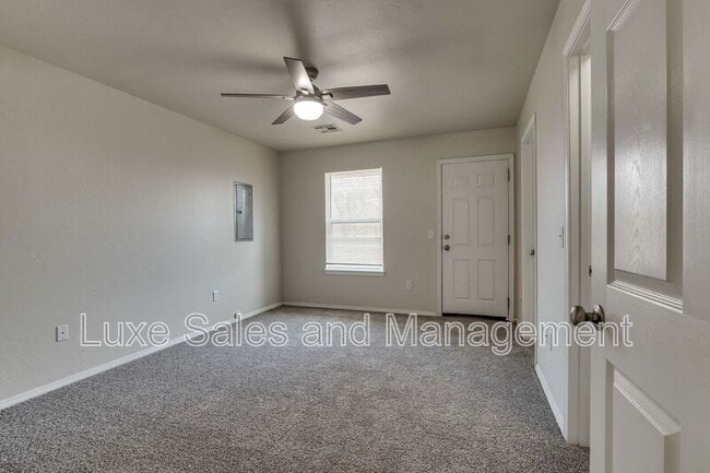 Building Photo - 1736 W Palm Pl