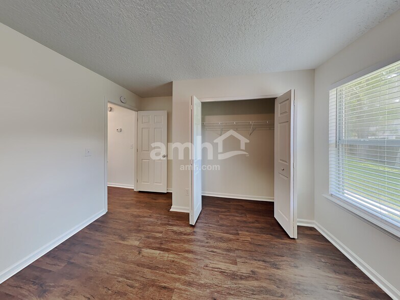 Building Photo - 11373 Chapelgate Ln