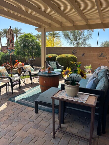 Outdoor - 4518 N Petersburg Dr