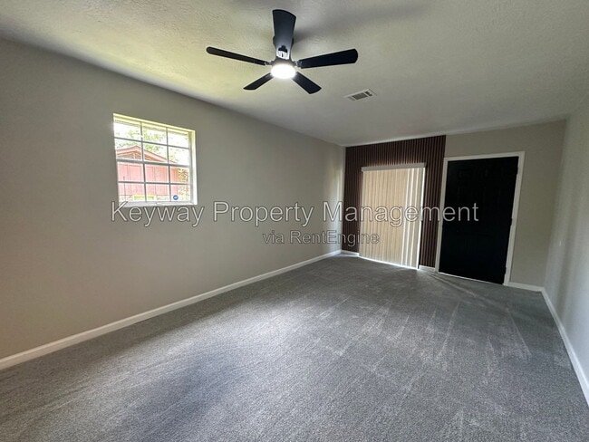 Building Photo - 3606 Columbine Dr