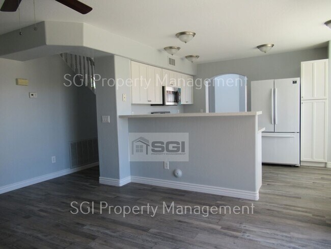 Building Photo - UPGRADED 3 BR CHANDLER HOME!