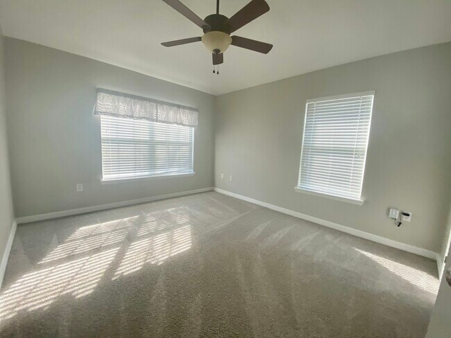 Building Photo - 6446 S Goldenrod Rd