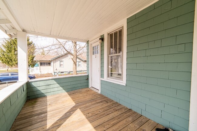 Building Photo - 34 Avon Pl