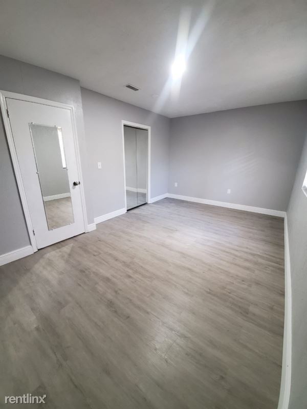 Building Photo - 3 br, 1 bath House - 5660 State Road 11