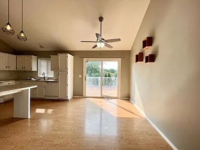 Building Photo - 6714 N 110th Ave