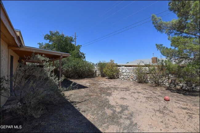 Building Photo - 10711 Ivanhoe Dr