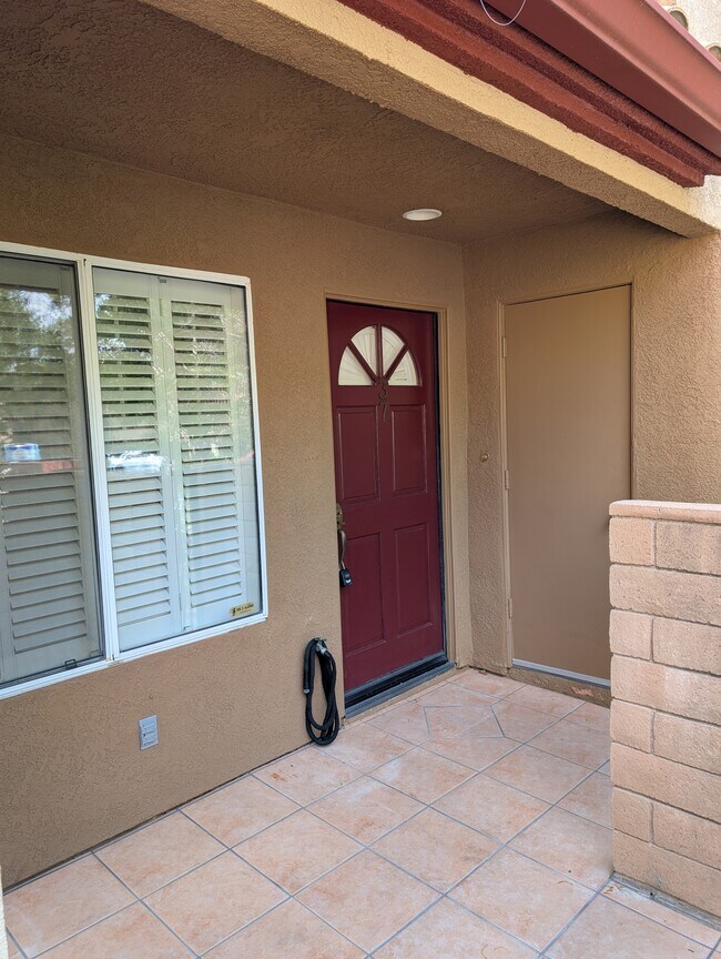 Building Photo - 22649 Copper Hill Dr