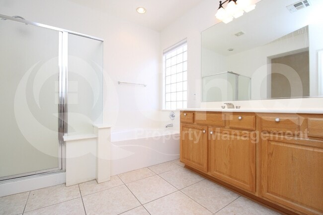 Building Photo - 2568 E San Rafael Trail