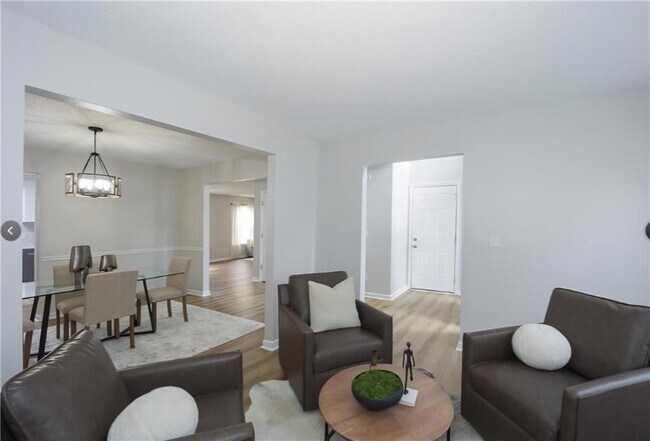 Building Photo - 833 Marie Trce