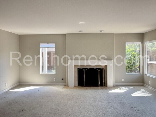 Building Photo - 1737 Willowhaven Rd