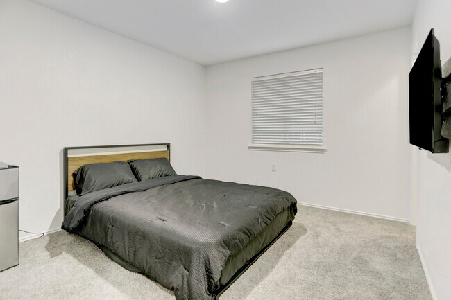 Building Photo - 7107 Thannas Way