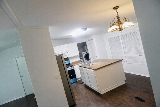 Building Photo - 26331 Pinion Creek Rd