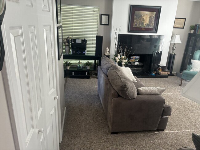Building Photo - 5503 Walden Wood Cir