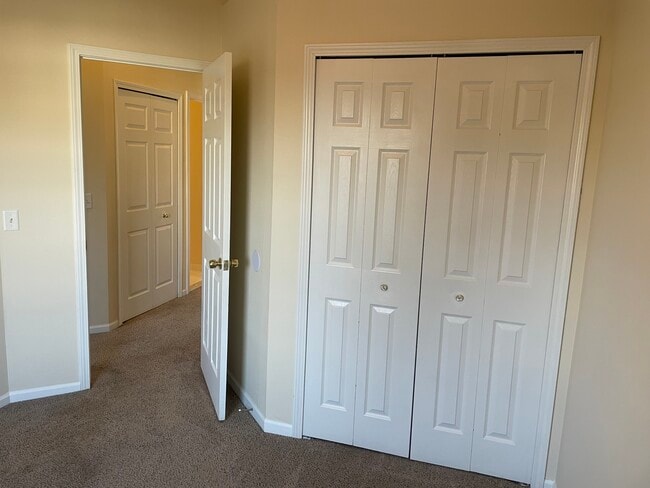 Building Photo - 1727 Andover Blvd