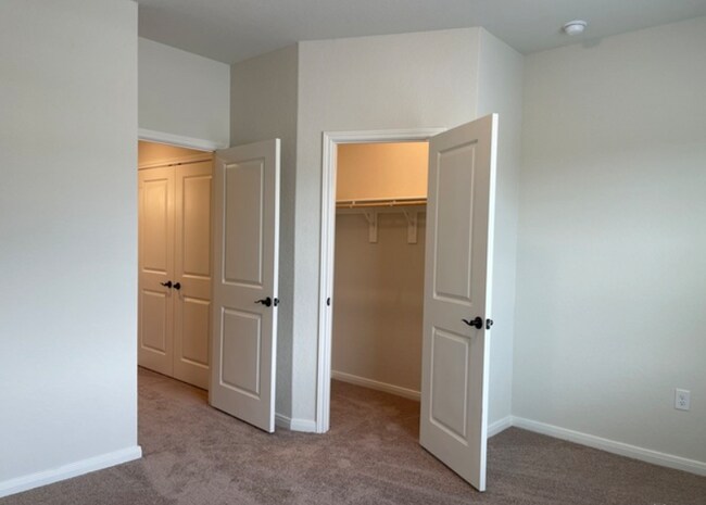 Building Photo - 2206 Sandlewood Cv